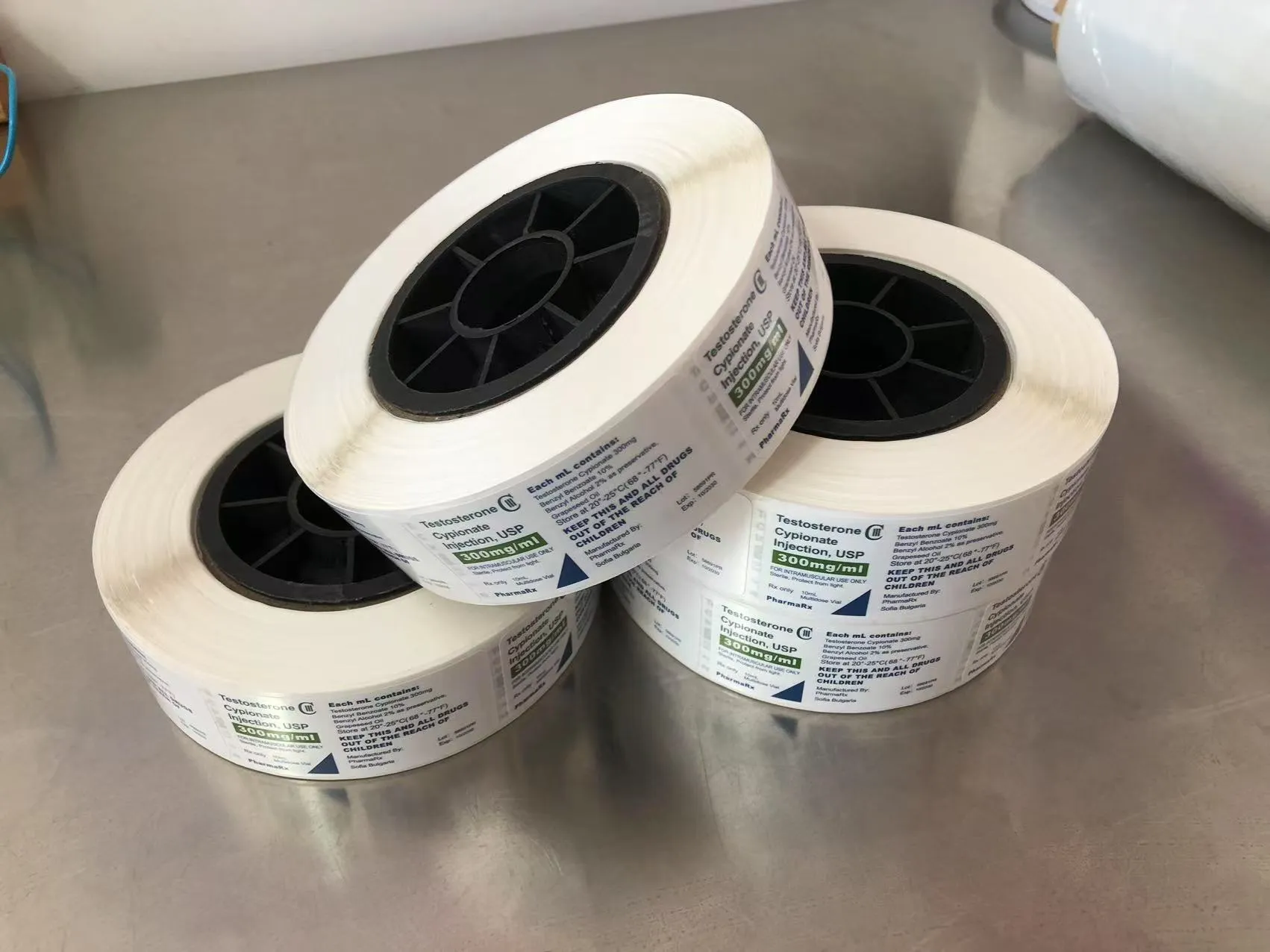 Бір қабатты медициналық жапсырмалар жеткізіледі