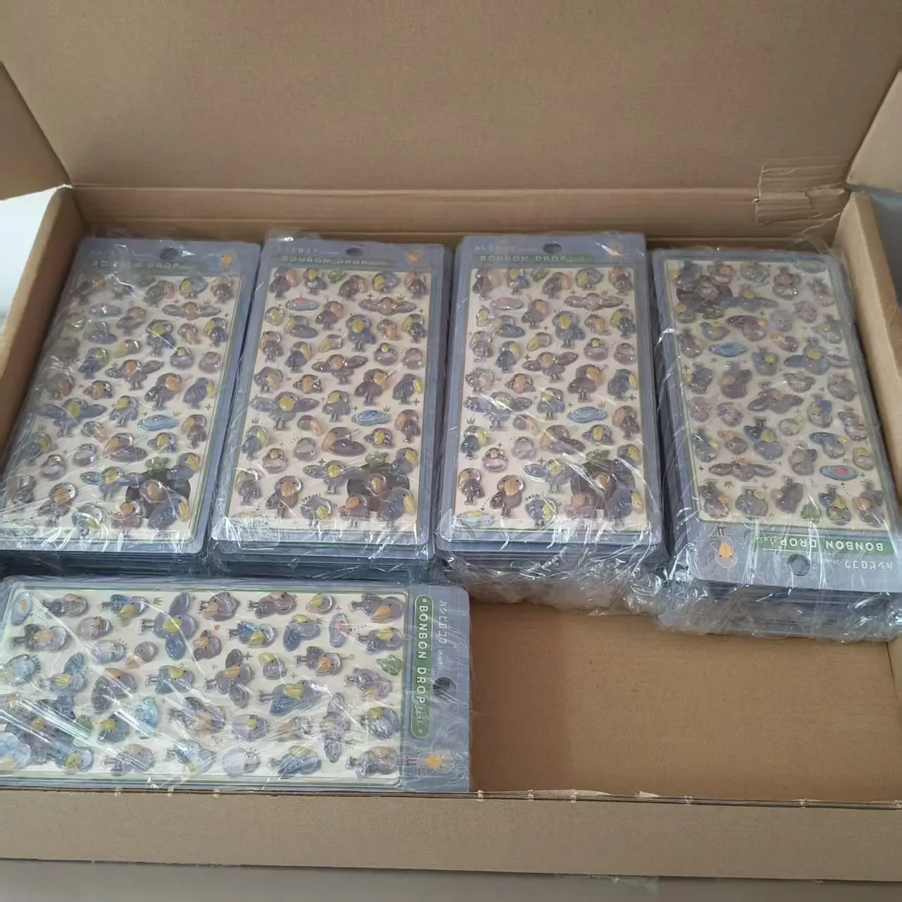 Сіздің балаңыз бедерлі жапсырмаларыңыз жіберілуге ​​жақын!