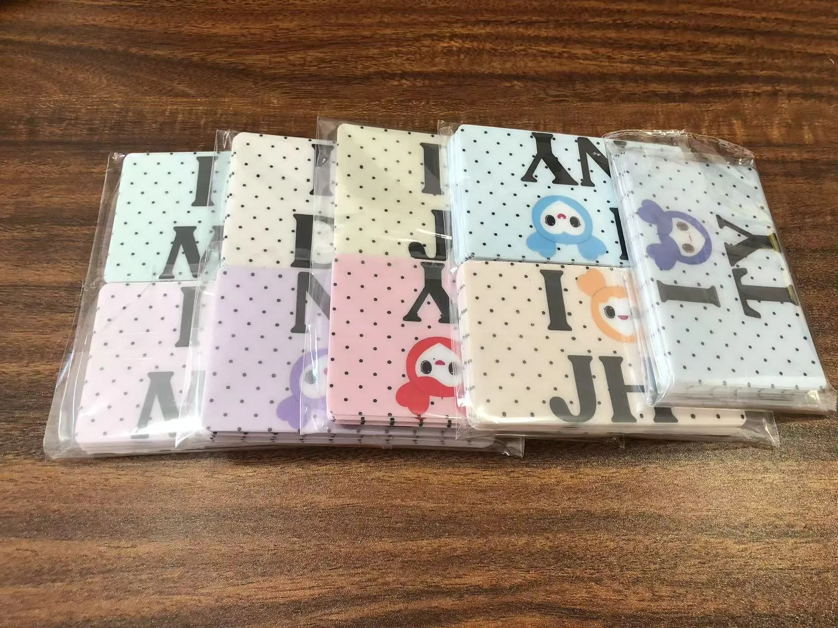 Jojo Pack несие картасының мұқабаларын U.S. клиенттерге жеткізеді