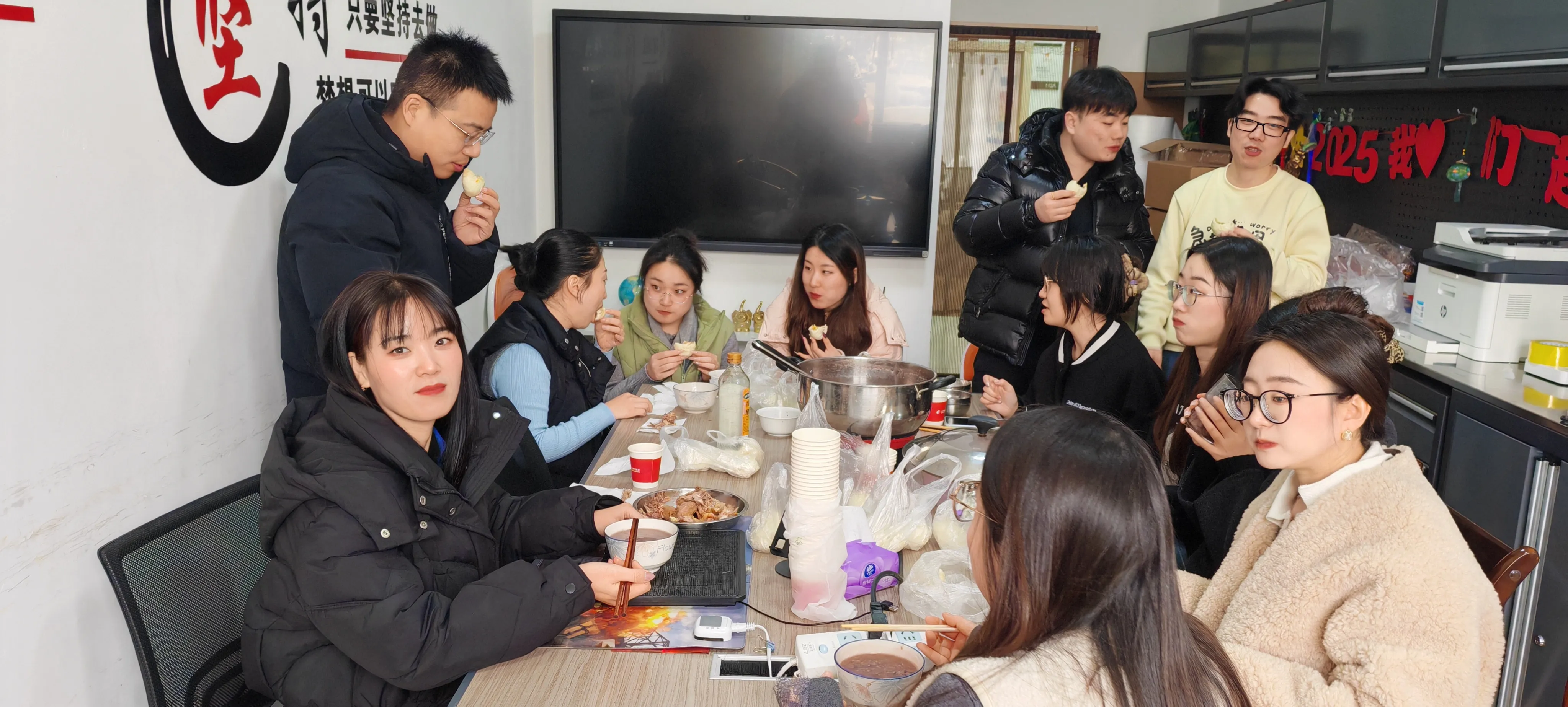 JOJO пакетіндегі дәстүрдің дәмі мен жылы тілектер