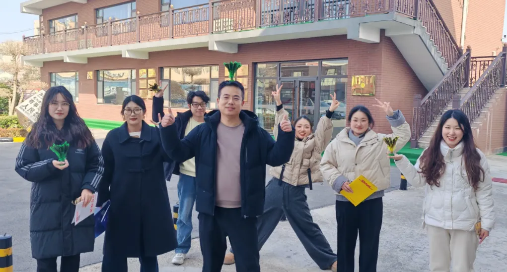 Қысқа түскі үзіліс кеңсені шаттллокпен қызықтырады