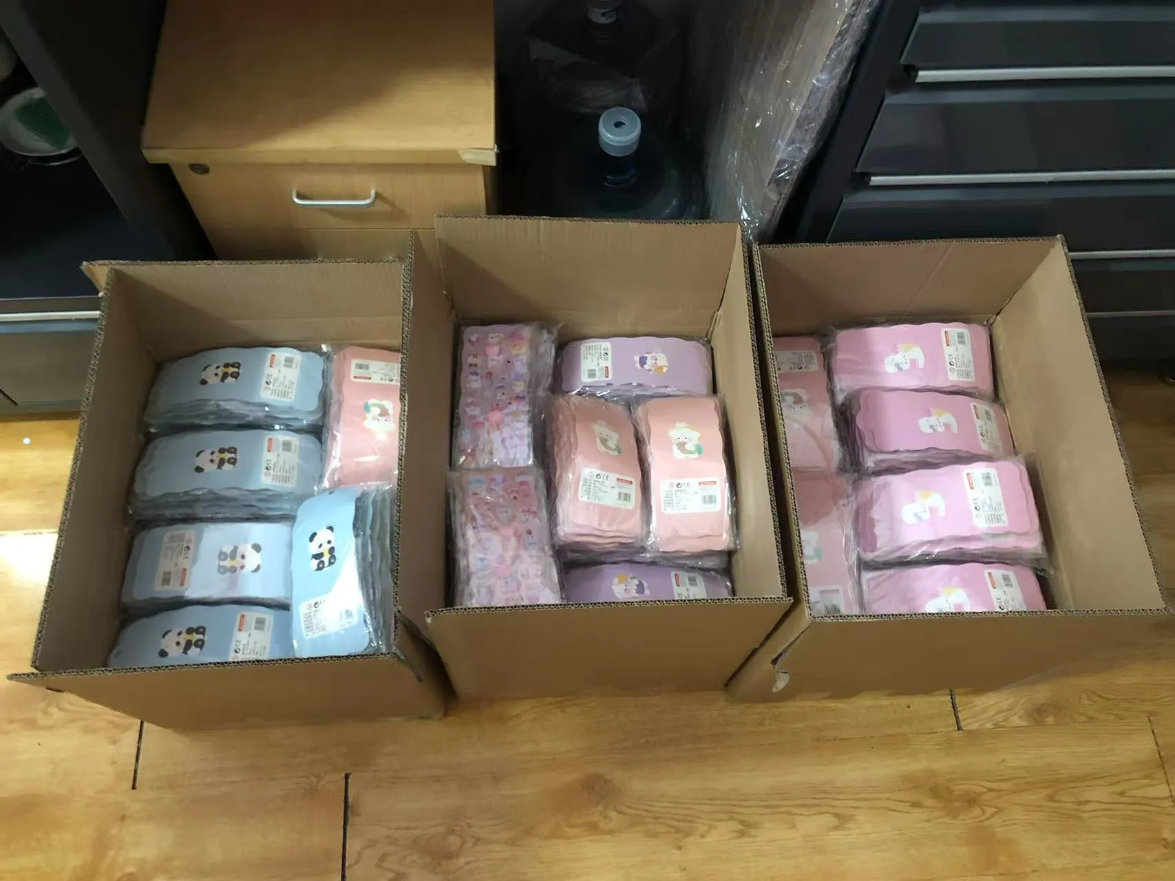 Сізге қысылатын бөксе тәрізді жапсырмалар ұнайды ма?